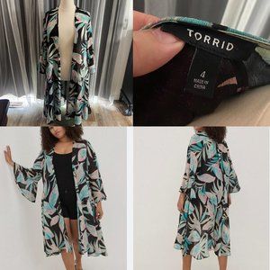 Torrid size 4 Palm print Kimono NWOT